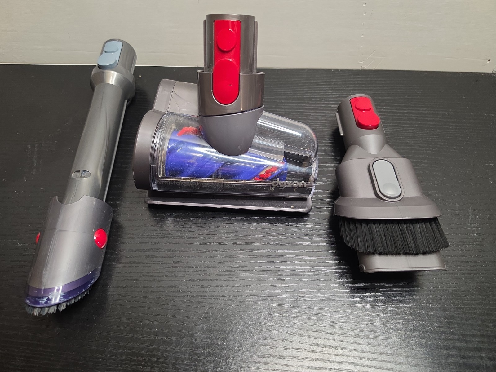 Dyson V15 Detect + Anti-tangle Hair Screw Tool And Accessories Cordless Vacuum