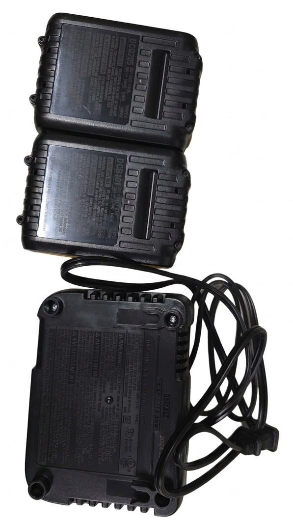 DEWALT 20V MAX Lithium-Ion Battery 2-Pack and Charger DCB205-2C