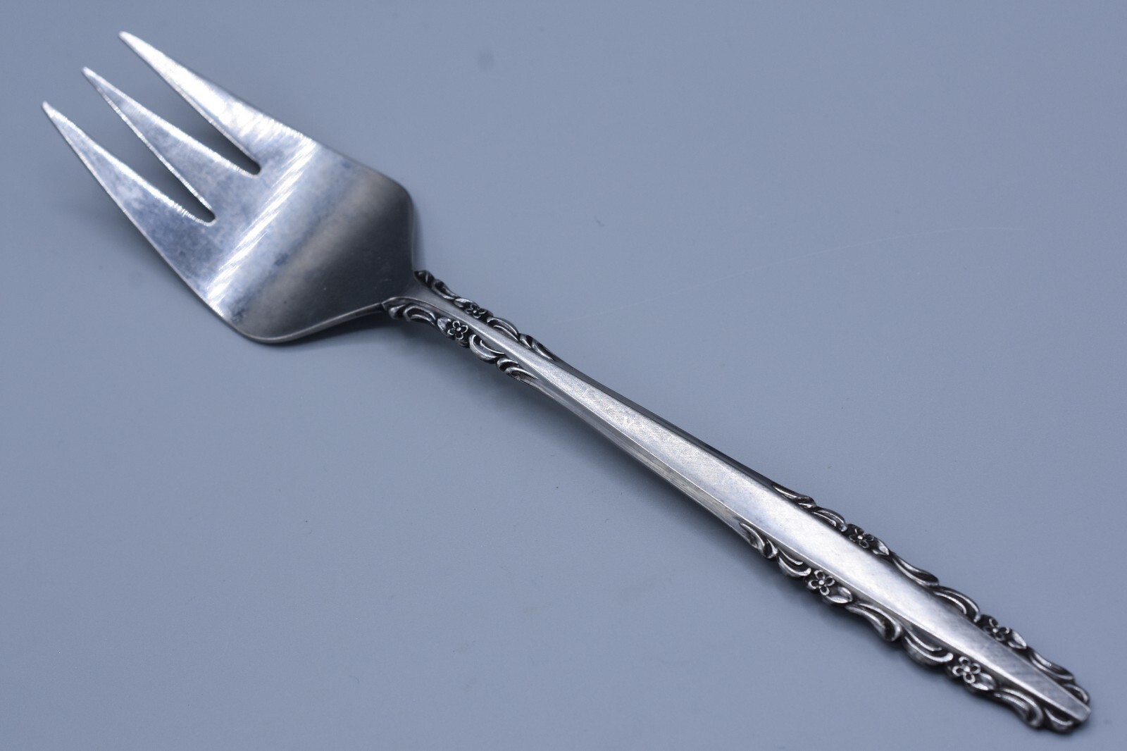 International INS193 Cold Meat Serving Fork 9″ Rogers Cutlery Co Japan Stainless