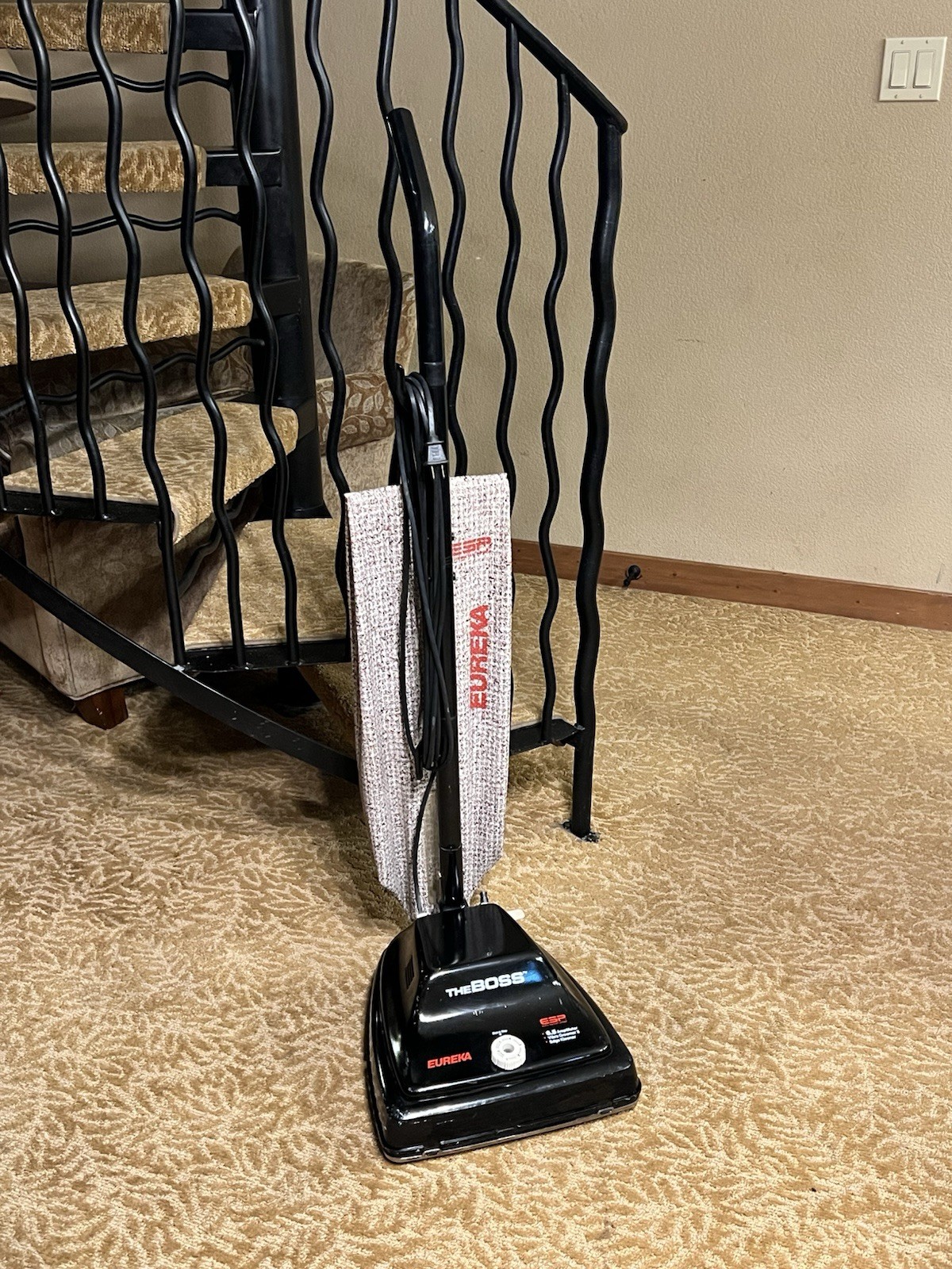 Eureka The Boss 2034 Upright Vacuum Cleaner Bagged Corded Sanitaire Commercial
