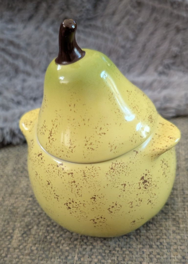 LE CREUSET Petite Pear cocotte Stoneware Ramekin 12oz 355ml no Box Japan