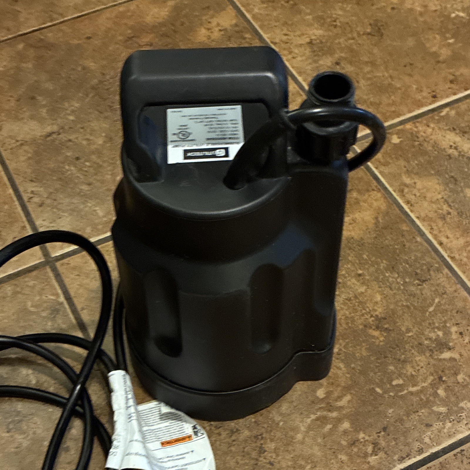 Utilitech Submersible Utility Pump 0955646 1/6 HP 115V 60Hz 3.0A