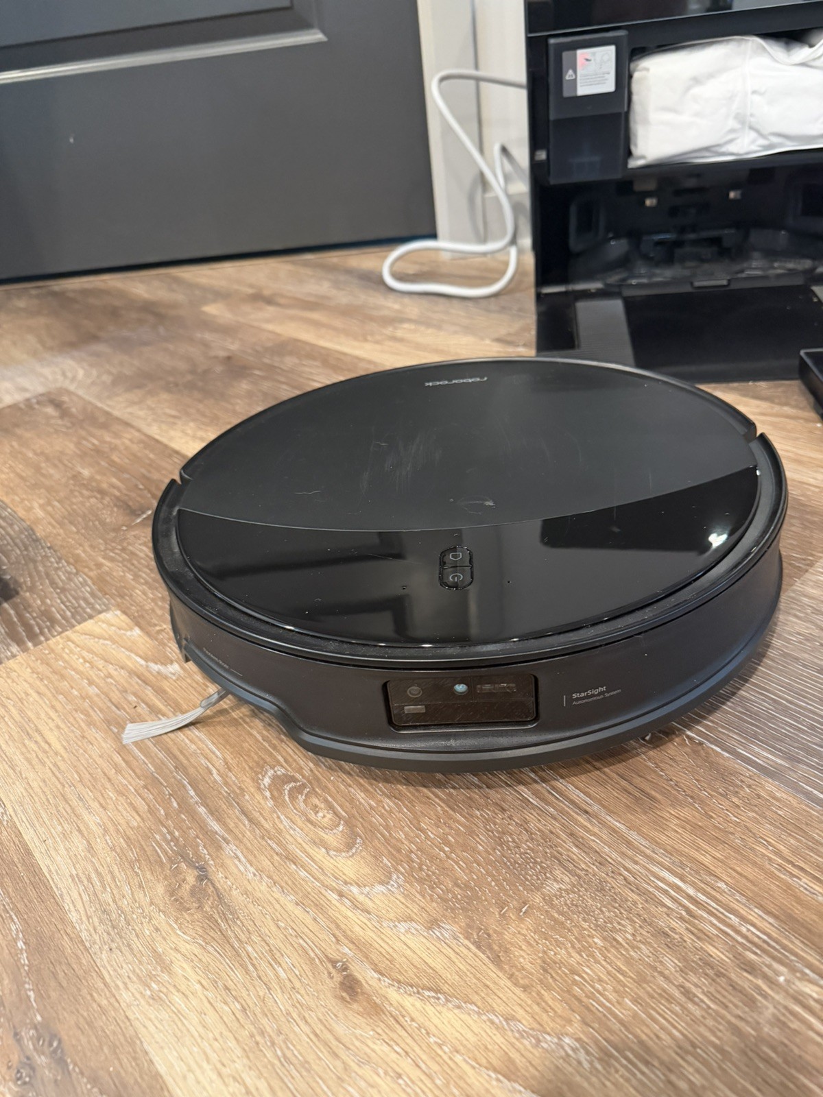 Roborock Saros 10R Robotic Vacuum, 22,000 Pa, Dock, – Used 3 times