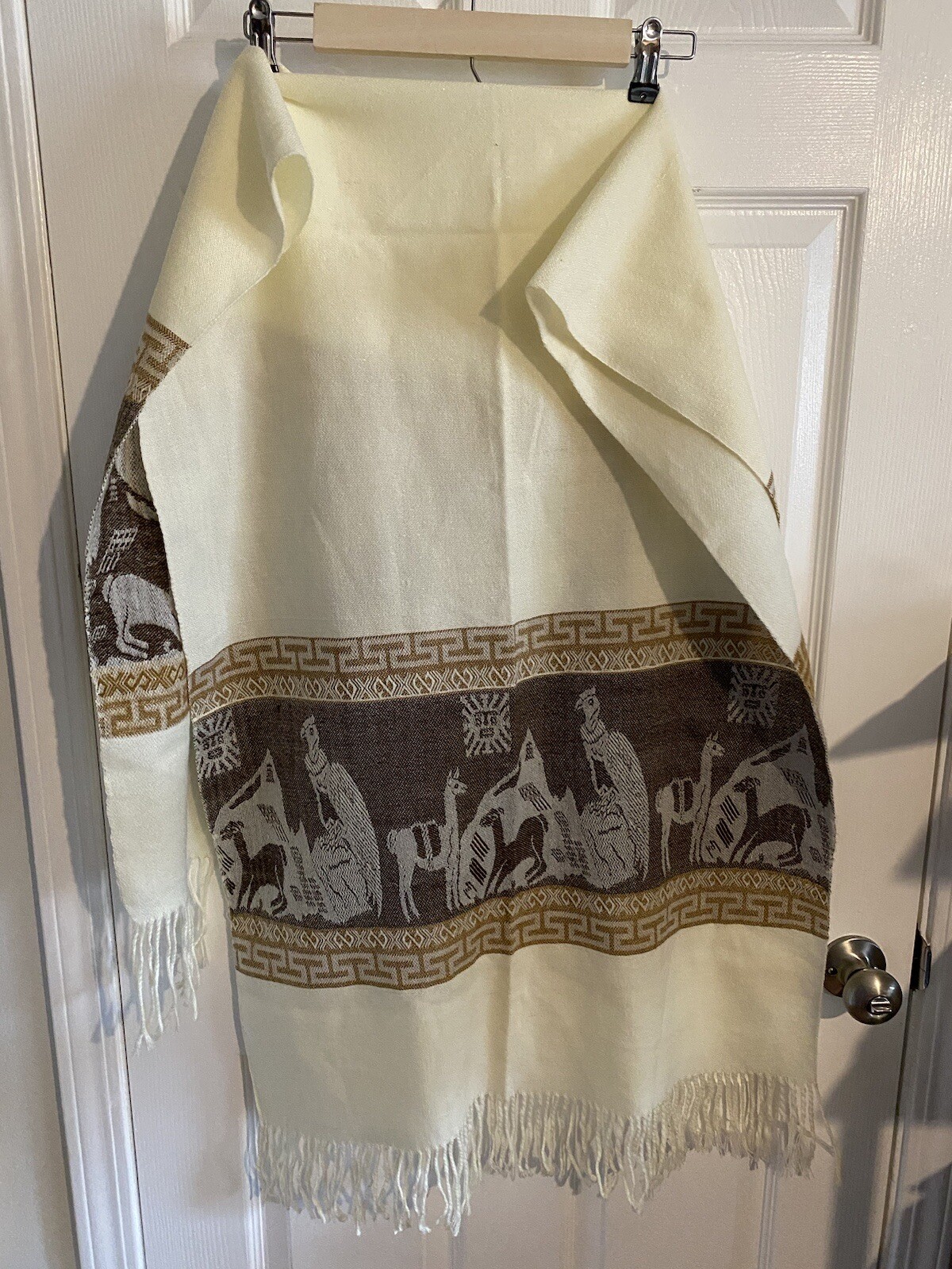 South American Native Design Table Runner Llamas Alpacas New No Tags Wrap Runner