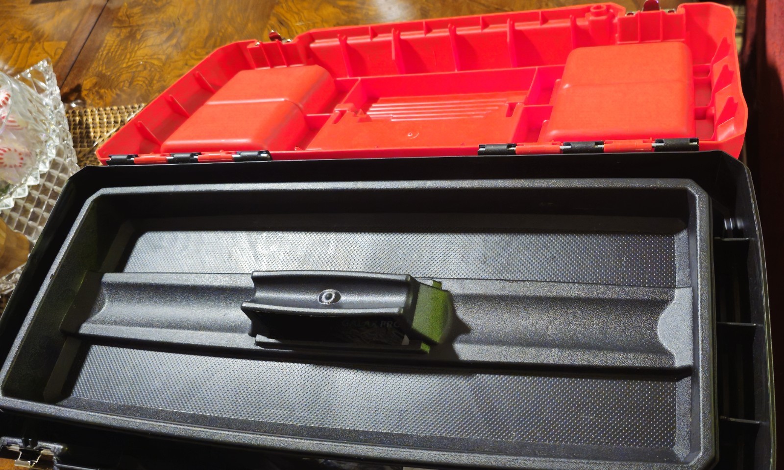 CRAFTSMAN 19.27-in W x 9.75-in H x 9.8-in D Red Plastic Tool Box