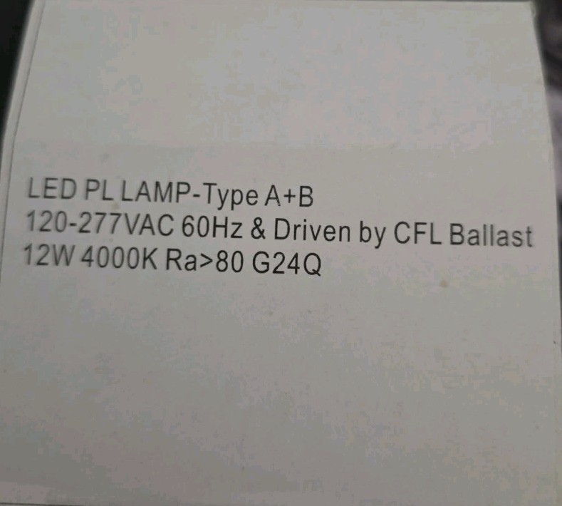 LED vertical PL lamp with a G24q 4-pin base
