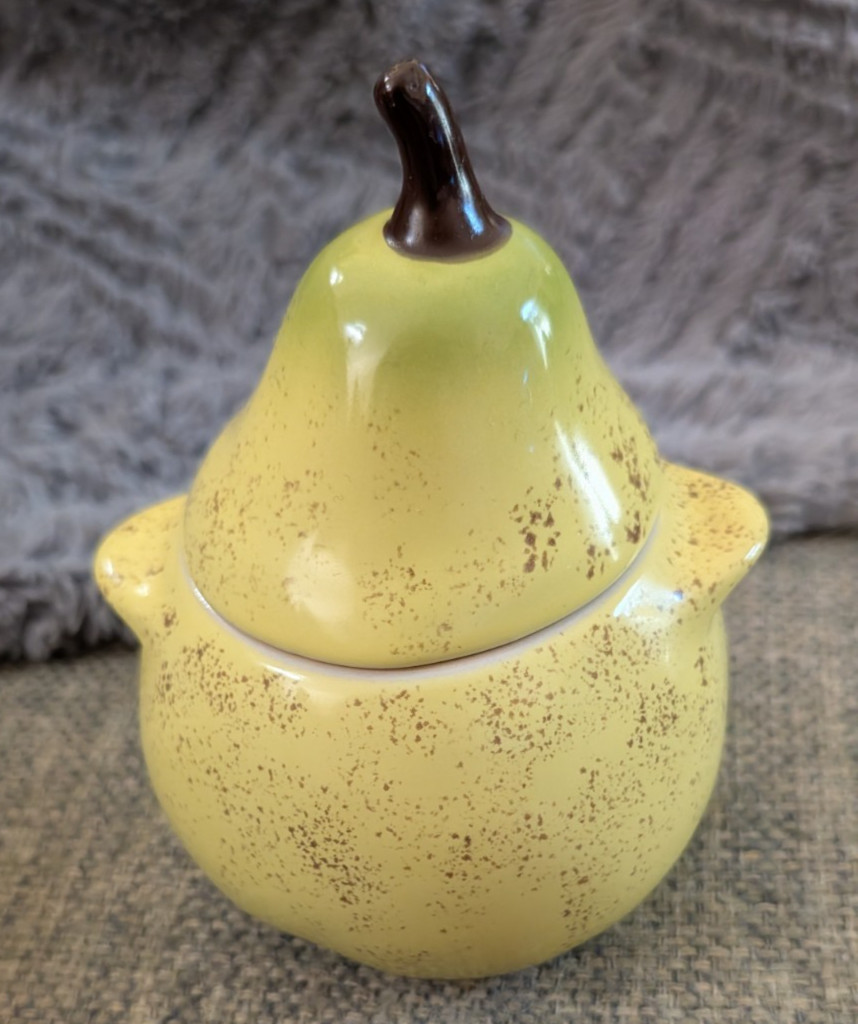 LE CREUSET Petite Pear cocotte Stoneware Ramekin 12oz 355ml no Box Japan