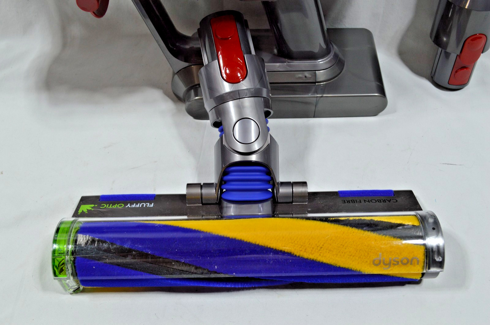 NWOB! Dyson V15 Cordless Stick Vacuum Cleaner w/ Accessories *SEE PICS*