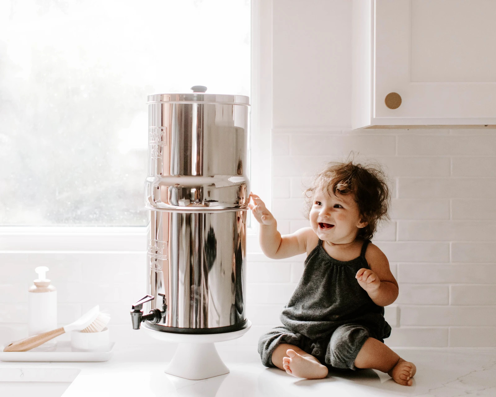 Berkey Water Filter System with 2 Boroux Foundation Black Filters and Stand