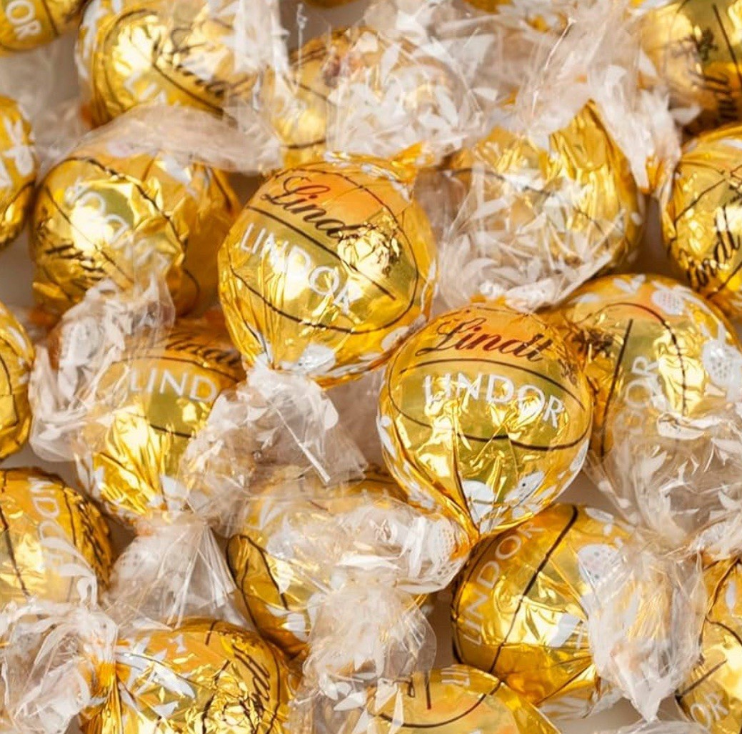 Lindt LINDOR White Chocolate Candy Gold Truffles White Chocolate Candy 50+1.5lb+