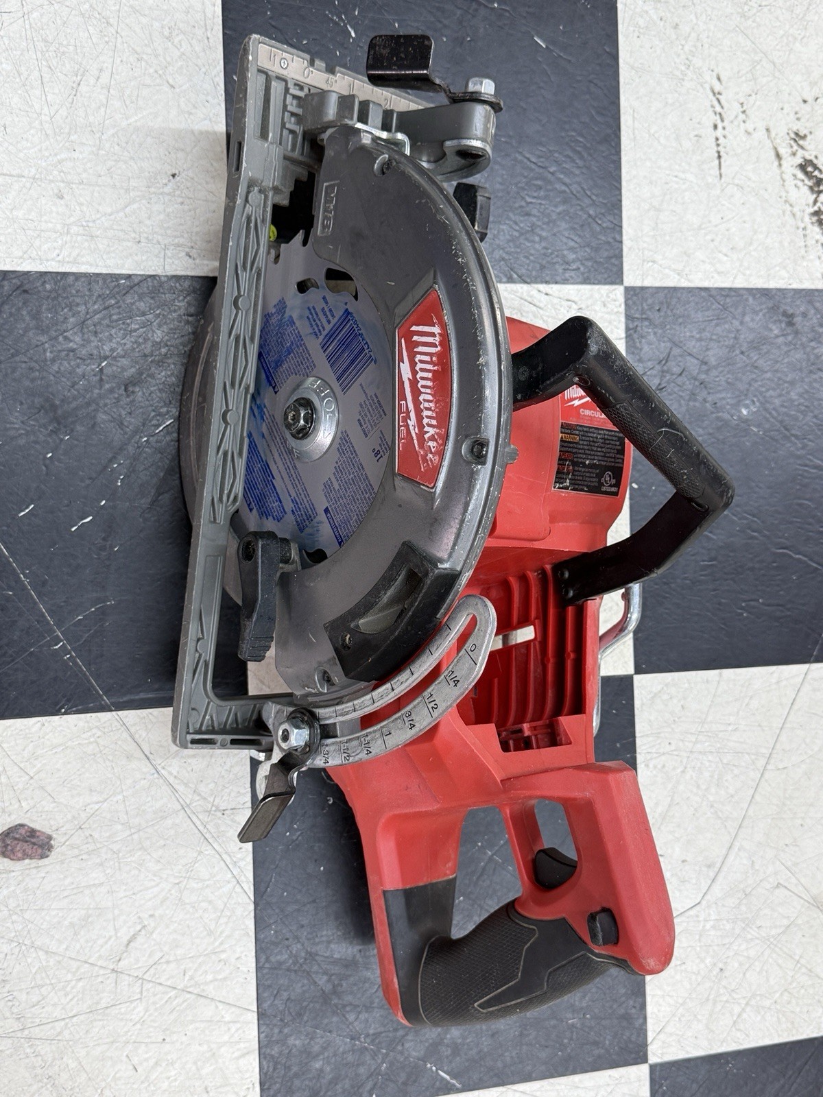 Milwaukee 2830-20 M18 FUEL 7-1/4” Brushless Cordless Circular Saw