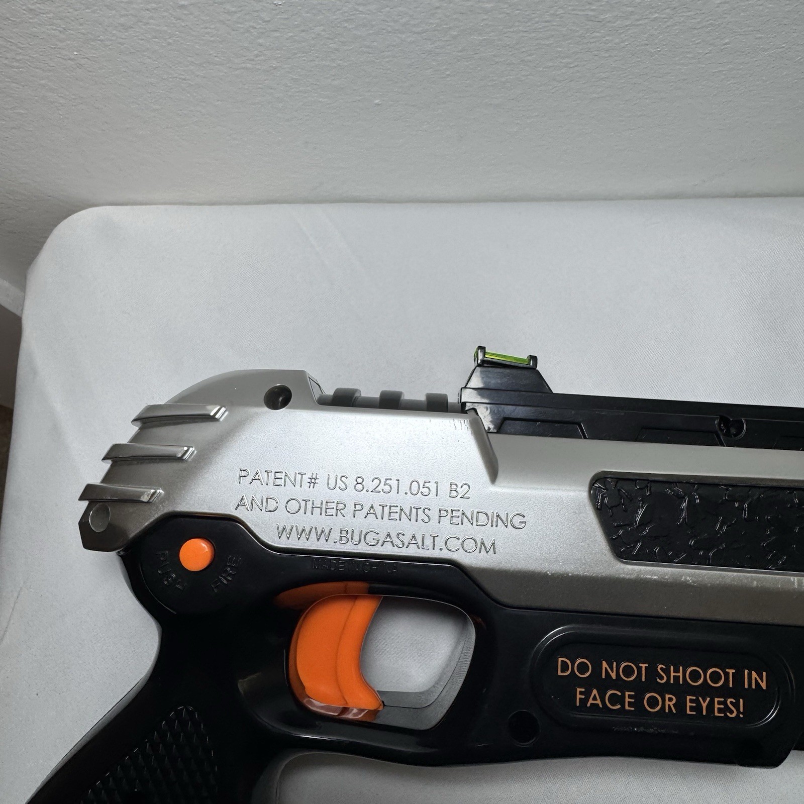 BUG-A-SALT ADVANCED COMBAT FIBER OPTIC 3.0 Silver Bug A Salt Gun Great Condition