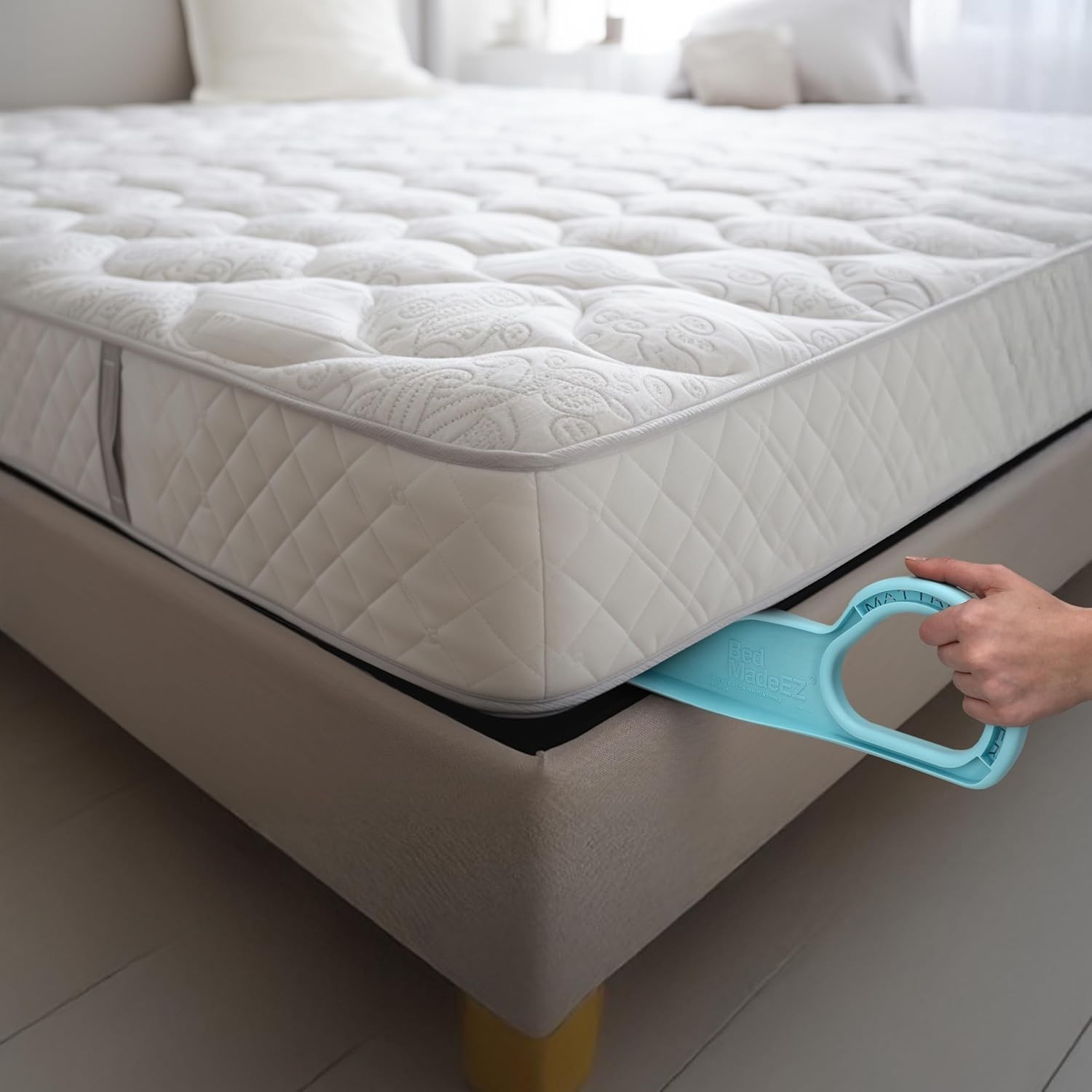 Mattress Lifter Bed Maker Tool for Changing Sheets and Making Bed