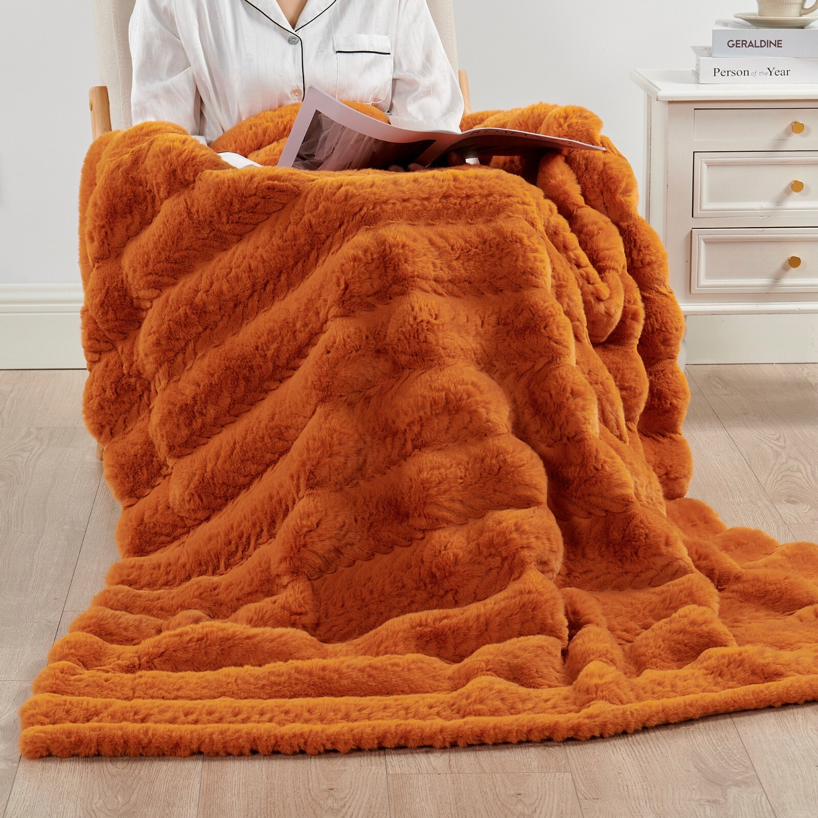 Tread Pattern Rabbit Faux Fur Throw Blanket Micromink Back Thick Warm Blanket