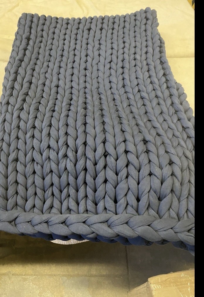 Bearaby Cotton Napper Throw 20 Lb Retail $299 Midnight Blue