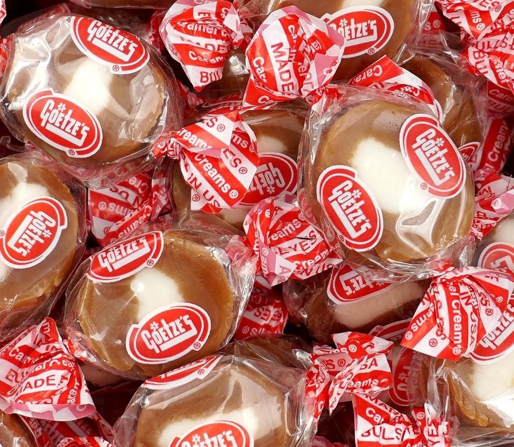 Goetze’s Caramel Creams 2 LB Bulk Soft Sweets Caramels Candy (Christmas special)