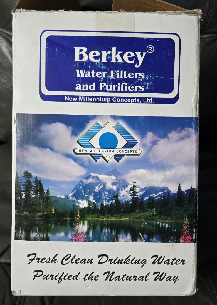 Berkey Water Purification AISI 304 Stainless Steel 2.1 Gallon New Open Box