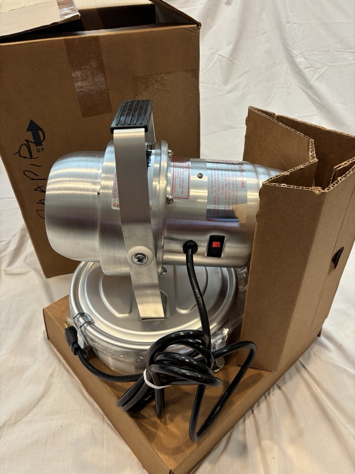 Createch Commander Tri-Jet Fogger Model 672 Household Or Commercial Use
