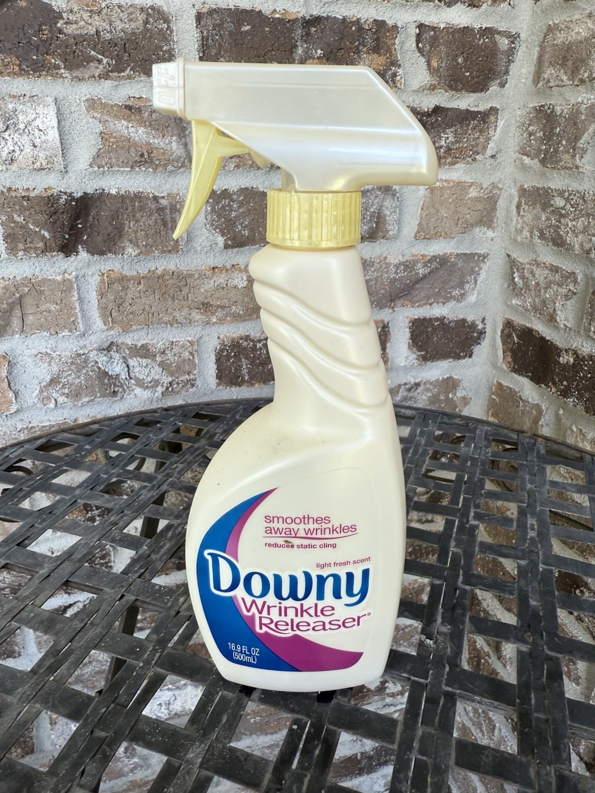 Downy Wrinkle Releaser 16.9 Fl.oz – Original Formula VTG Discontinued 90% Full