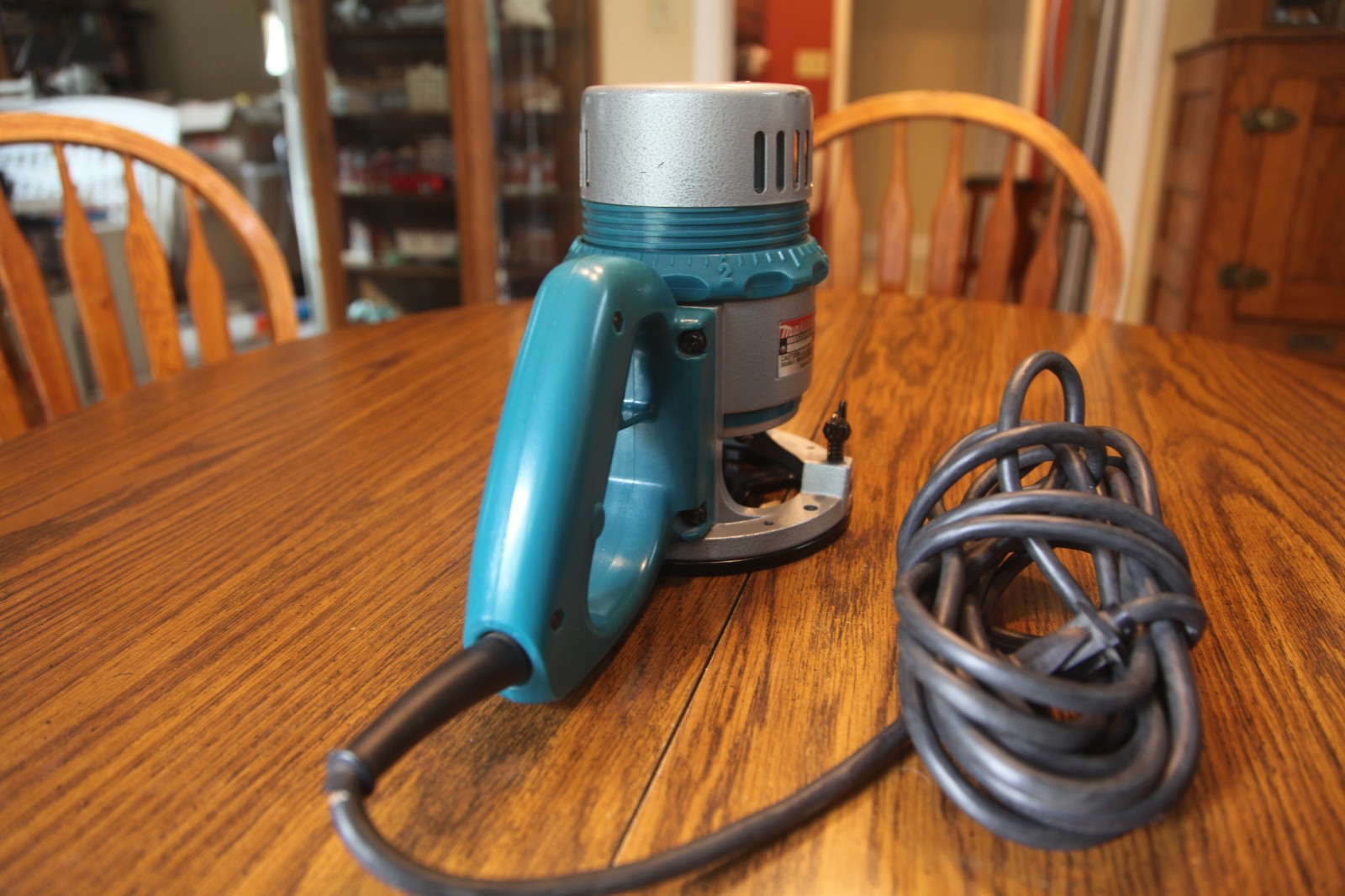 Makita 3601B 115v 8.5 amp D-handle Router 1/2″ Chuck 23000 RPM